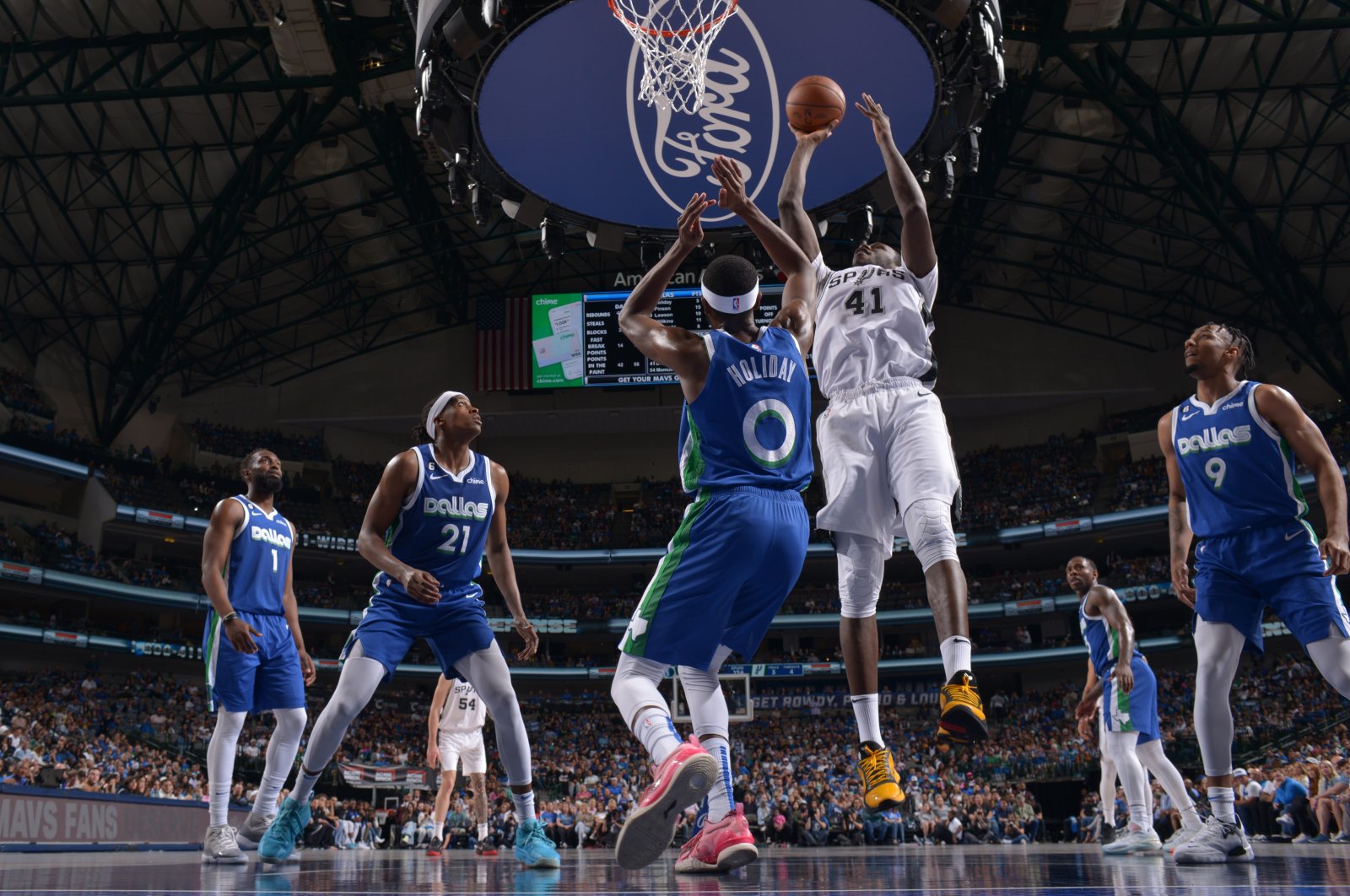 Blake Wesley, #14 of the San Antonio Spurs, drives to the basket during a game against the Dallas Mavericks, American Airlines Center, Dallas, Texas, U.S., April 9, 2023. (Copyright 2023 NBAE via Getty Images)