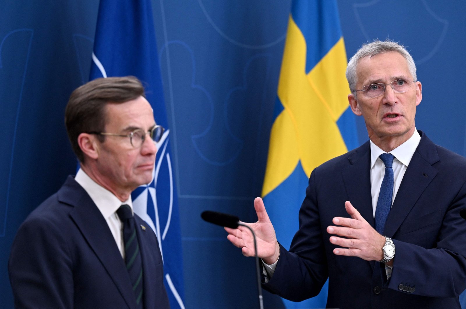 Sweden&#039;s Prime Minister Ulf Kristersson (L) and NATO Secretary General Jens Stoltenberg address a news conference in Stockholm, Sweden, October 24, 2023. (AFP Photo) 