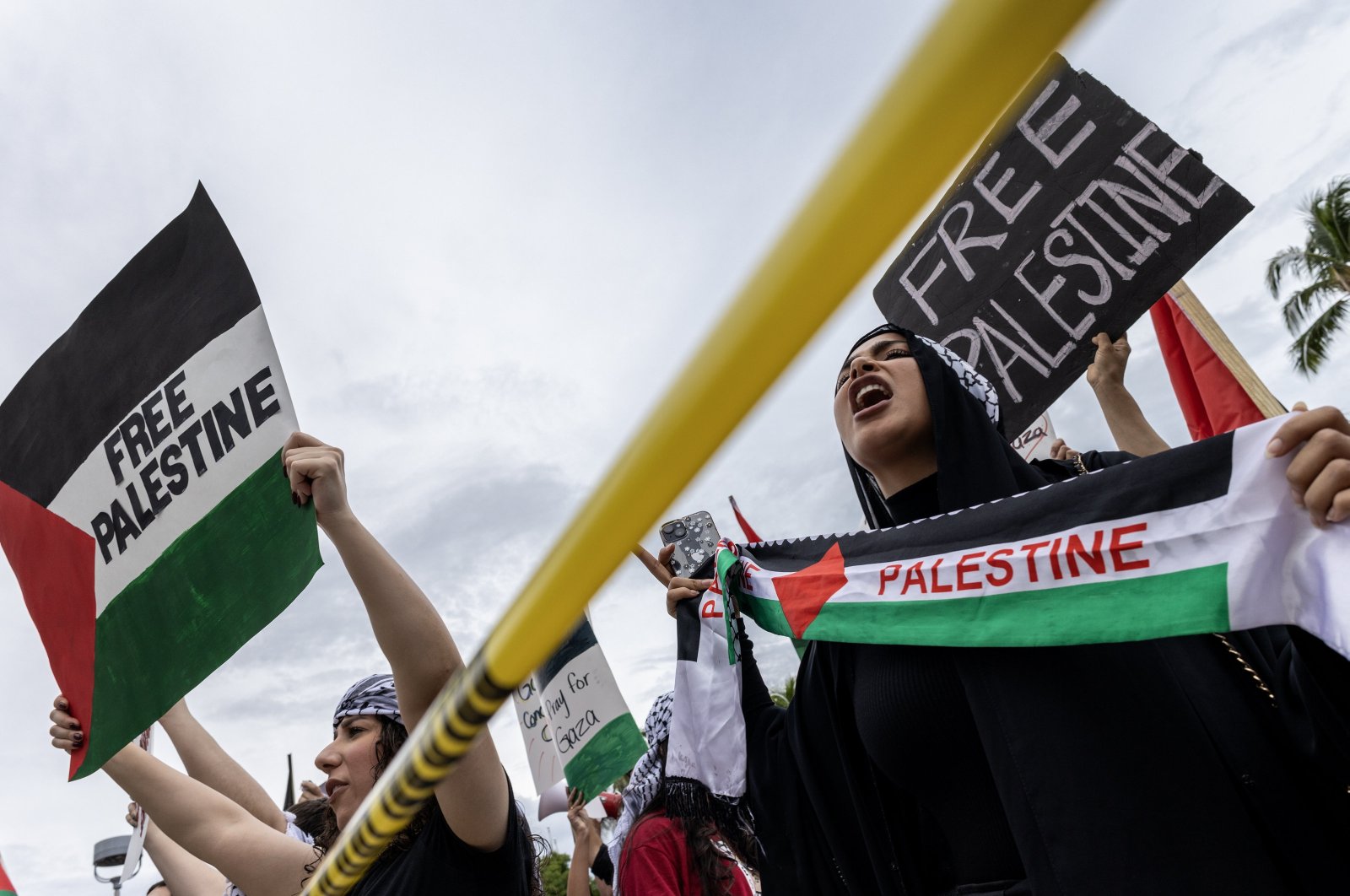 Dozens of people attend a rally in support of Palestine in Downtown Miami, Florida, U.S., Oct. 13, 2023. (EPA Photo)