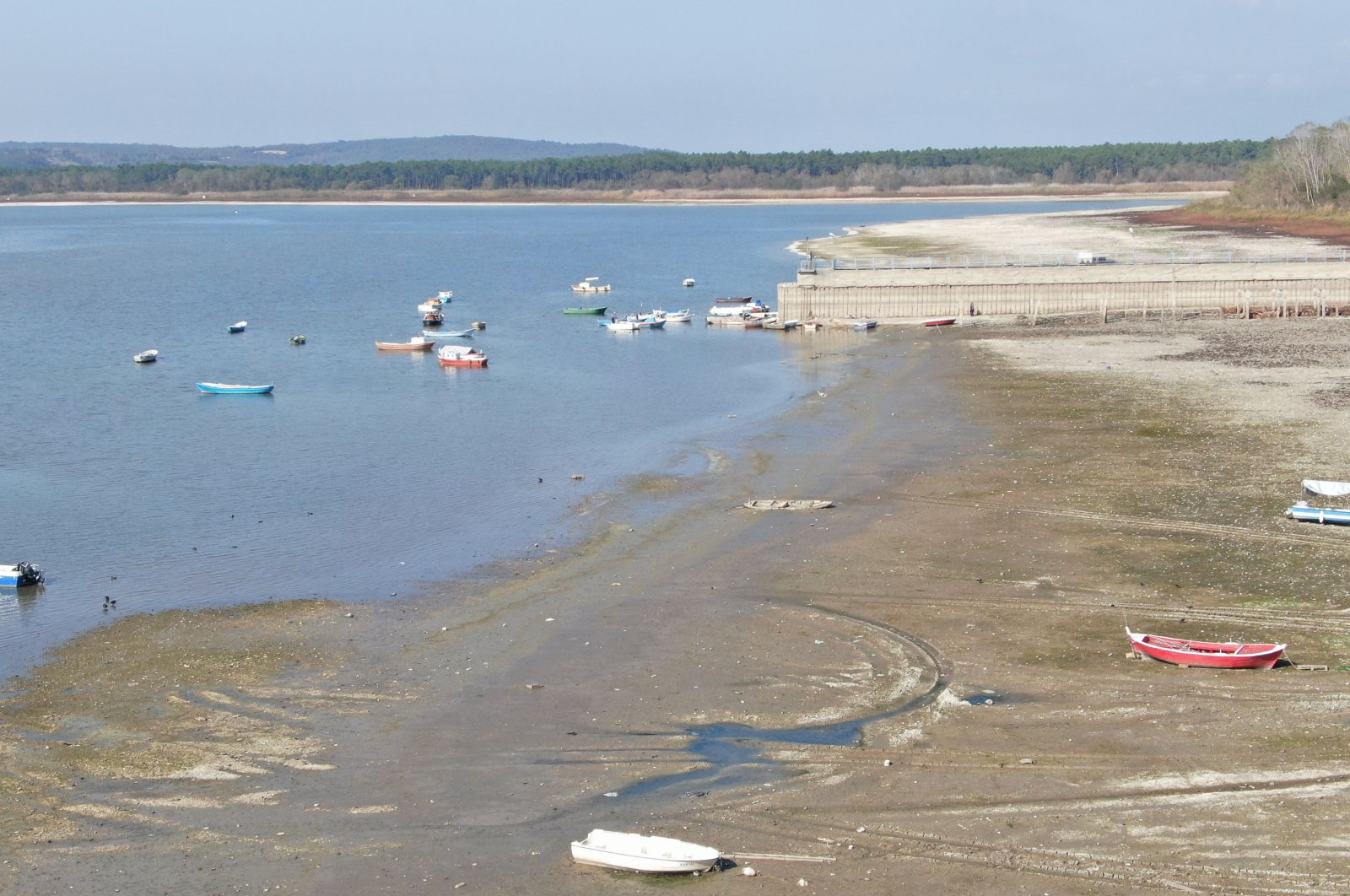 Terkos dam reaches a worrying 9.77% of water occupancy rate amid drought, Istanbul, Türkiye, Oct. 26, 2023. (DHA Photo)