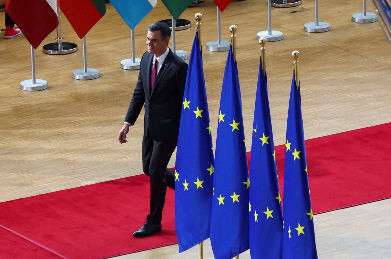 Spanish Prime Minister Pedro Sanchez walks as he attends the European Union leaders summit, in Brussels, Belgium Oct. 26, 2023. (Reuters Photo)