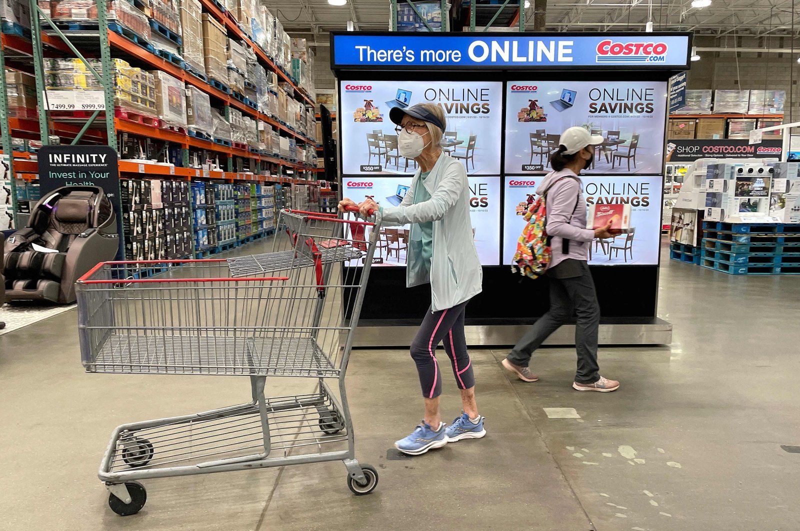 Customers shop at a Costco store in San Francisco, California, U.S., Oct. 2, 2023. (AFP Photo)