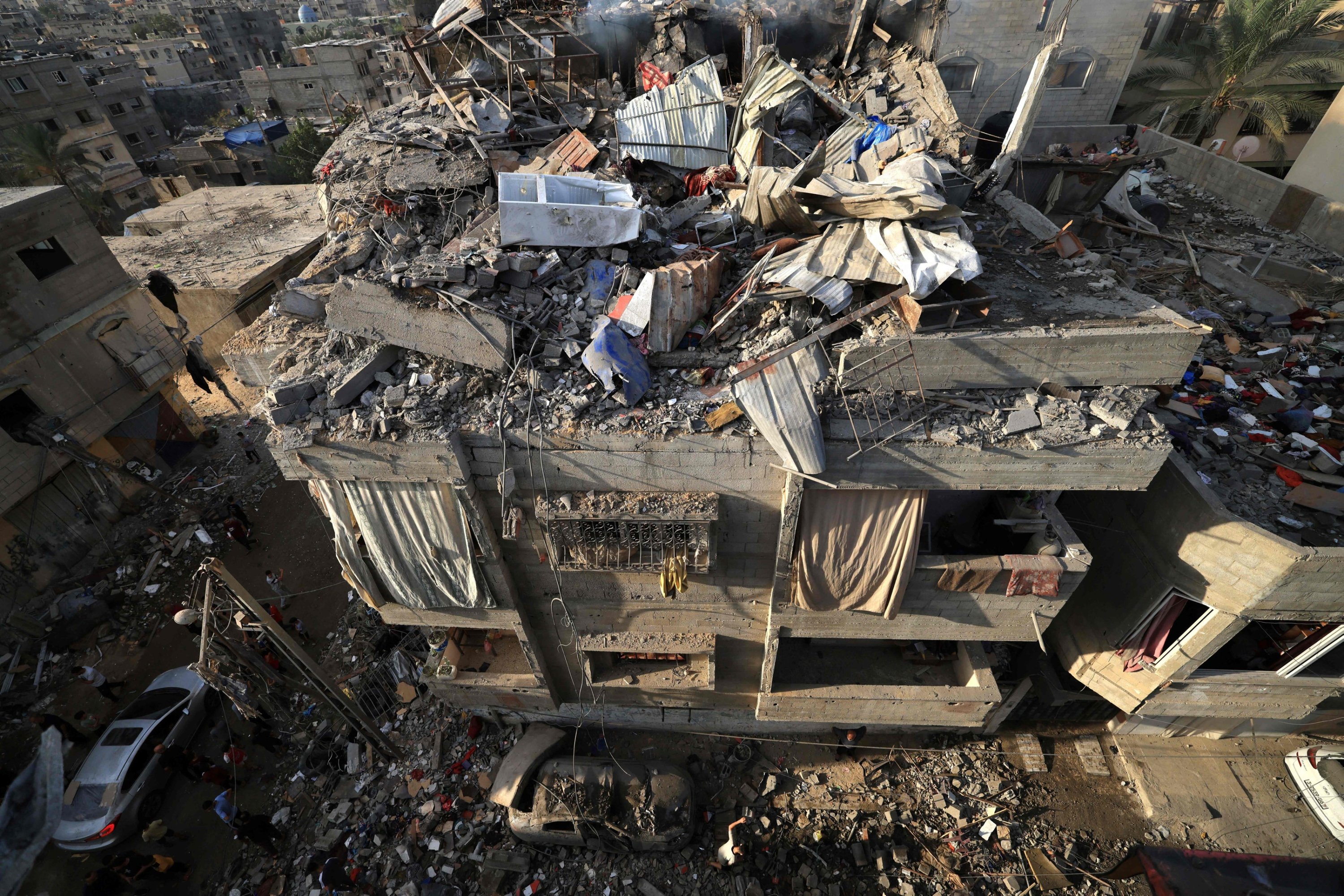 A view of a destroyed building following Israeli bombardment of the Gaza Strip, Khan Yunis southern Gaza, Palestine, Oct. 27, 2023. (AFP)