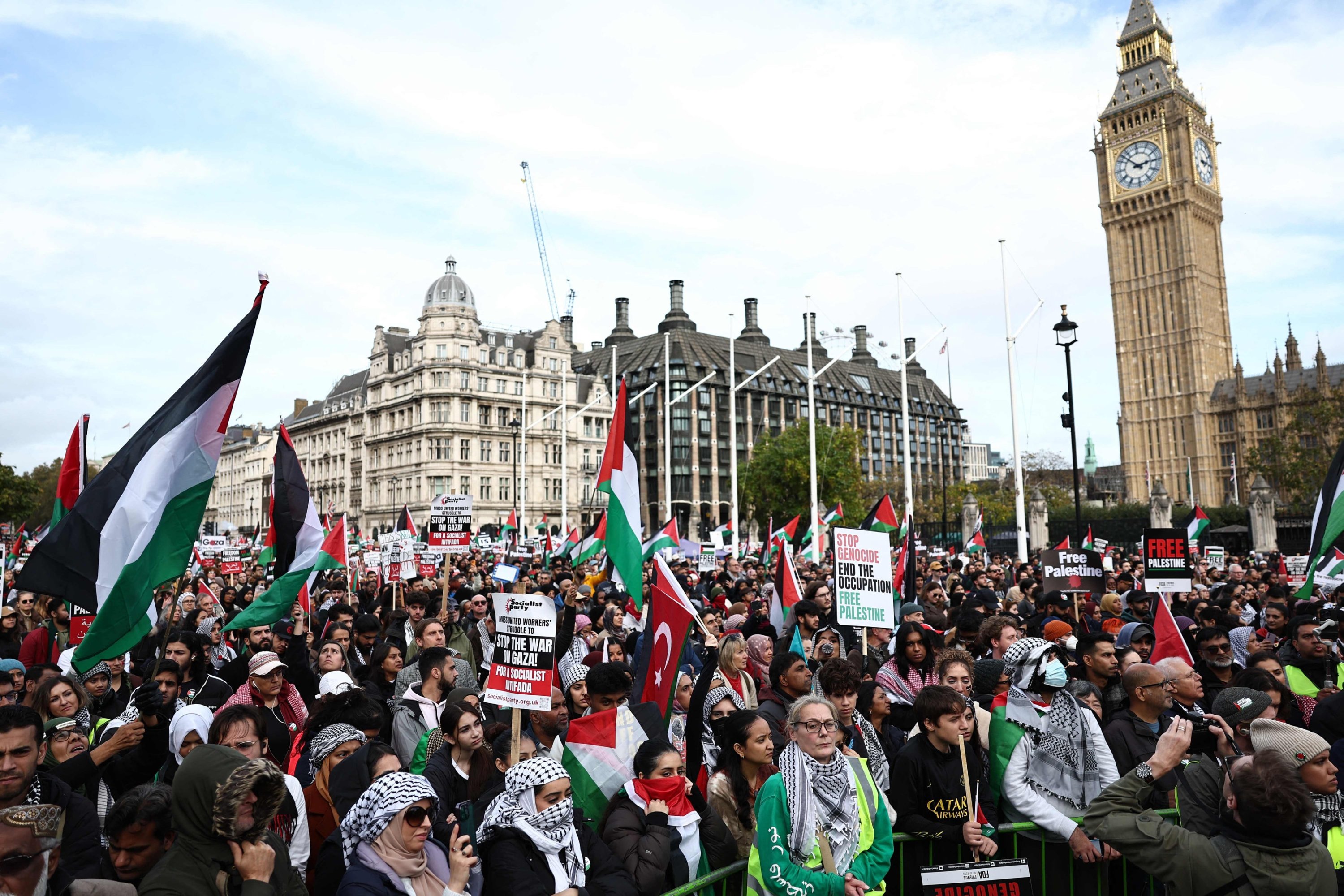 People gather for a National March for Palestine organized by the Palestine Solidarity Campaign in London, U.K., Oct. 28, 2023. (AFP Photo)