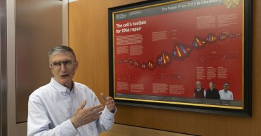 Aziz Sancar speaks to the reporter during an interview with Anadolu Agency (AA) in his laboratory at North Carolina University, Chapel Hill, North Carolina, U.S., Oct. 28, 2023. (AA Photo)