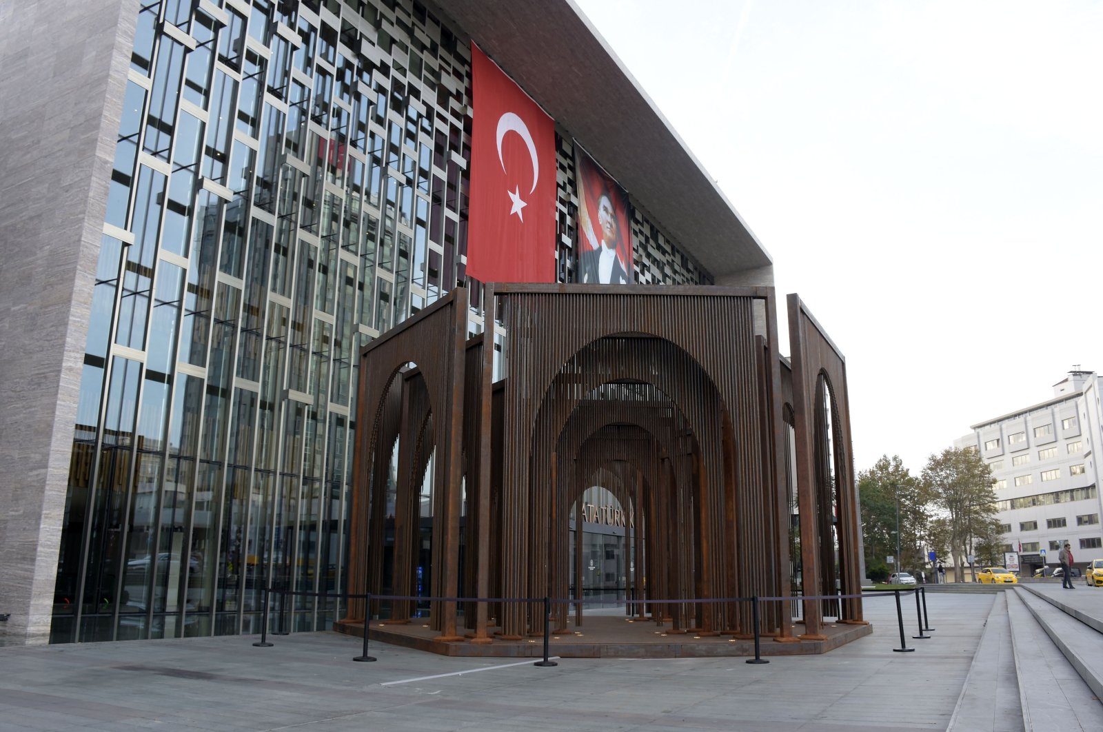 The &quot;OpenWork&quot; project, a performative spatial design by artist and architect Melek Zeynep Bulut is displayed with a special event in Istanbul, Türkiye, Oct. 29, 2023. (DHA Photo)(FOTO:MURAT DELIKLITAS/ISTANBUL-DHA)