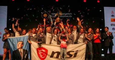 MSI celebrate by lifting the 4th Presidential International Yacht Race trophy, Istanbul, Türkiye, Oct. 29, 2023. (Courtesy of the Ministry of Culture and Tourism)