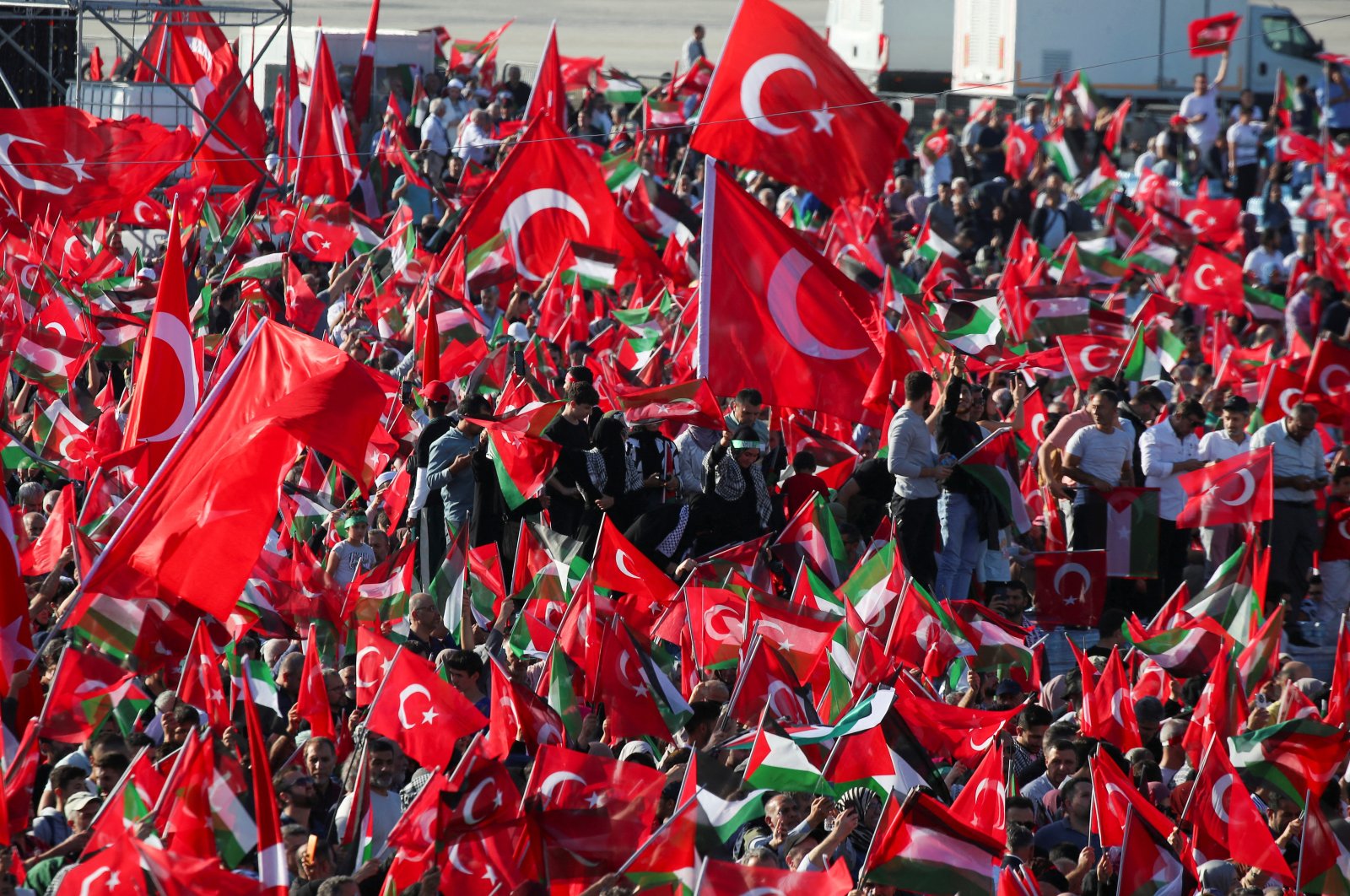 People attend a rally in solidarity with Palestinians in Gaza, Istanbul, Türkiye, Oct. 28, 2023. (Reuters Photo)