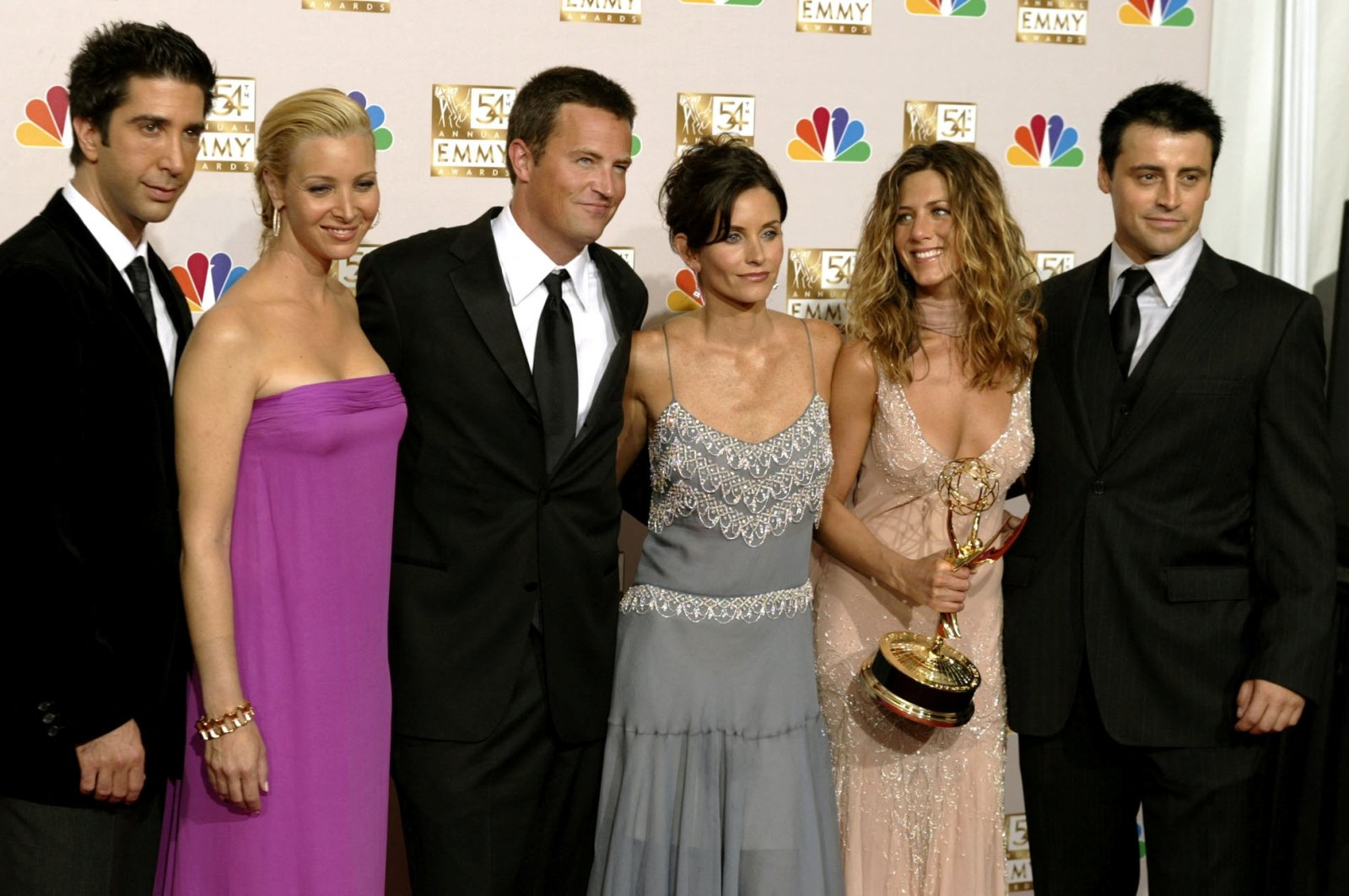 The cast of &quot;Friends&quot; appears in the photo room at the 54th annual Emmy Awards in Los Angeles, U.S., Sept. 22, 2002. (Reuters Photo)