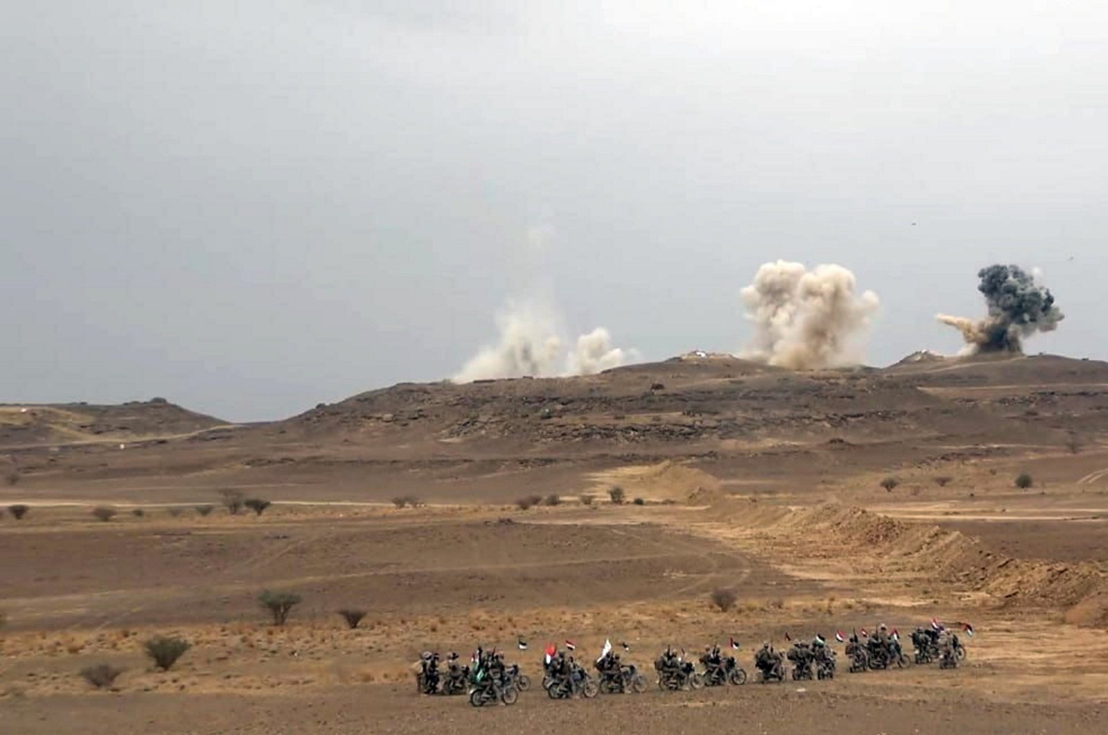 A handout photo made available by the Houthis media center shows Houthi fighters taking part in a military maneuver to express solidarity with the Palestinian people on the outskirts of Sana&#039;a, Yemen, Oct. 29, 2023 (EPA Photo)