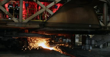 Workers are seen at a plant of Ereğli Iron and Steel Factories (Erdemir), in Zonguldak, northern Türkiye, Oct. 29, 2023. (AA Photo)