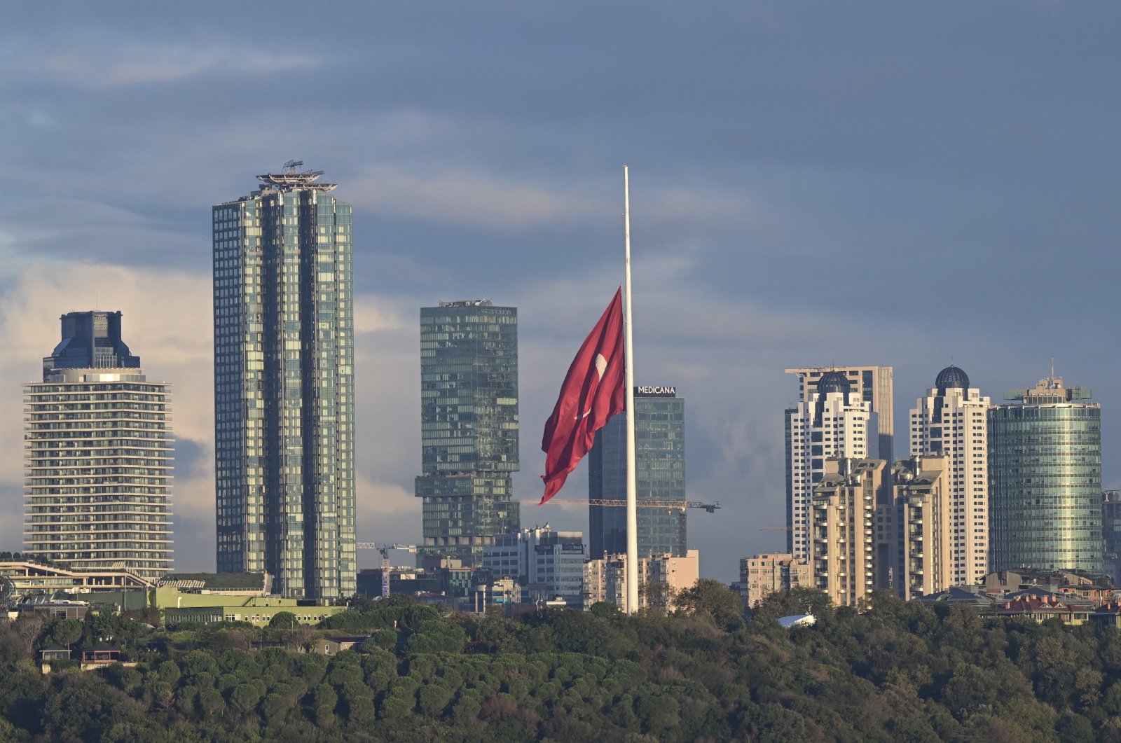 A view of a Turkish flag on half-mast after Türkiye declared 3 days of national mourning due to Israel&#039;s attacks on civilians in Gaza, in Istanbul, Türkiye, Oct. 19, 2023. (AA Photo)