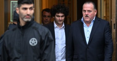 Former FTX chief executive Sam Bankman-Fried leaves Manhattan federal court, New York, U.S., Jan. 3, 2023. (AFP Photo)