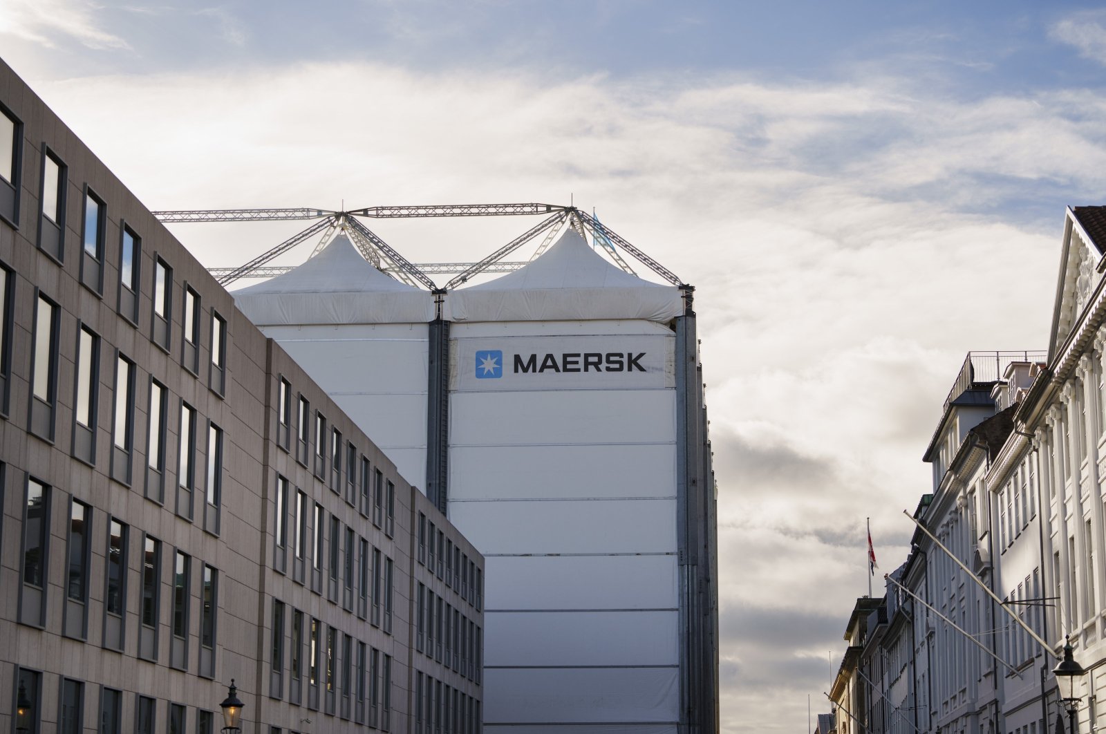 A huge tent covers a construction site of the Danish shipping company Maersk for the expansion of their headquarters in the harbor of Copenhagen, Denmark, Oct. 31, 2023 (EPA Photo)