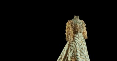 A dress from the “Elegance from the Past to Future: Women&#039;s Costume from the Late Ottoman Empire to the Early Republican Era" exhibition, Istanbul, Türkiye, Oct. 10, 2023. (Photo courtesy of Sadberk Hanım Museum)