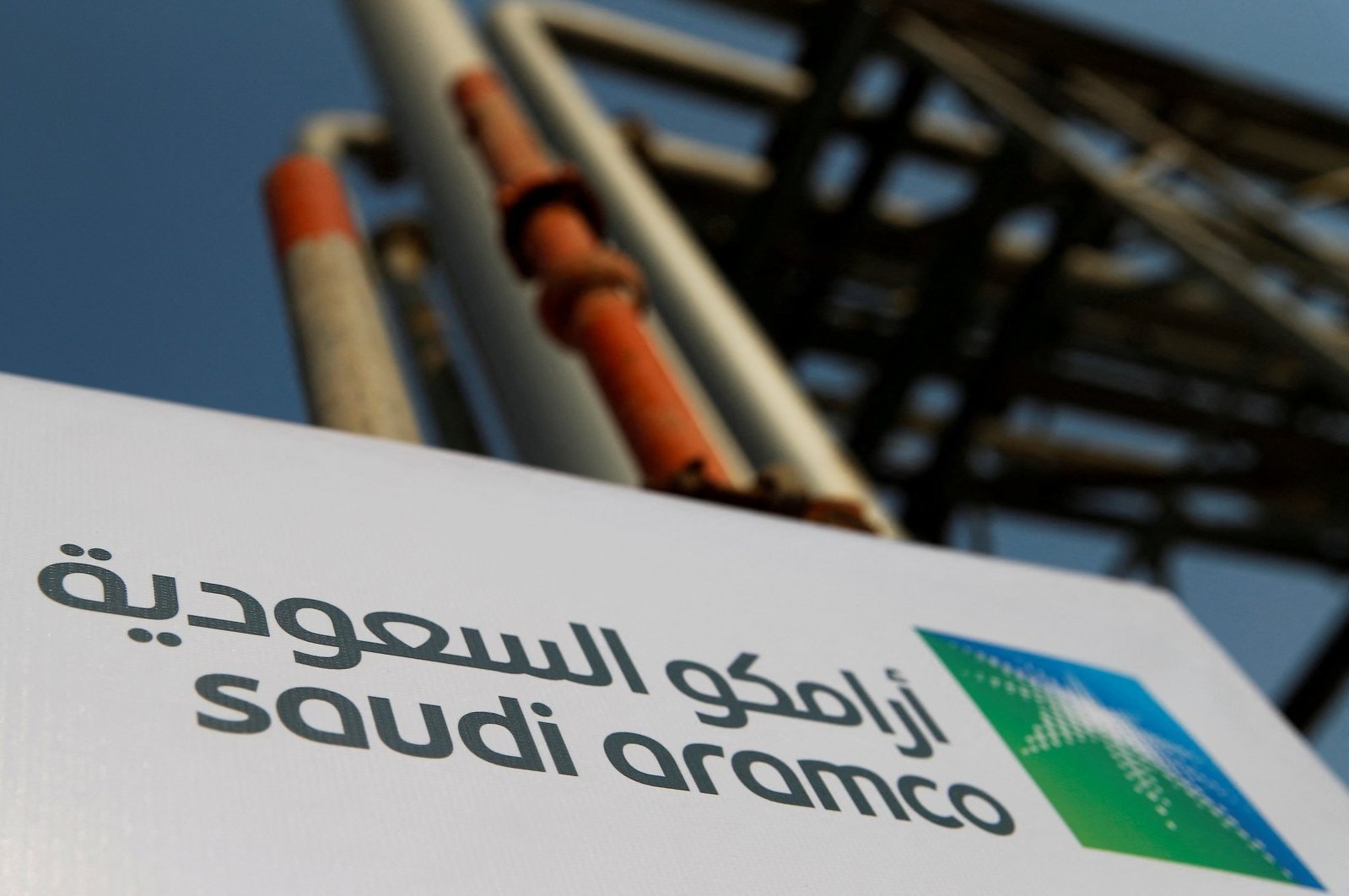 Saudi Aramco profits drop 23% in Q3 on lower oil prices, cuts - Vimarsana News