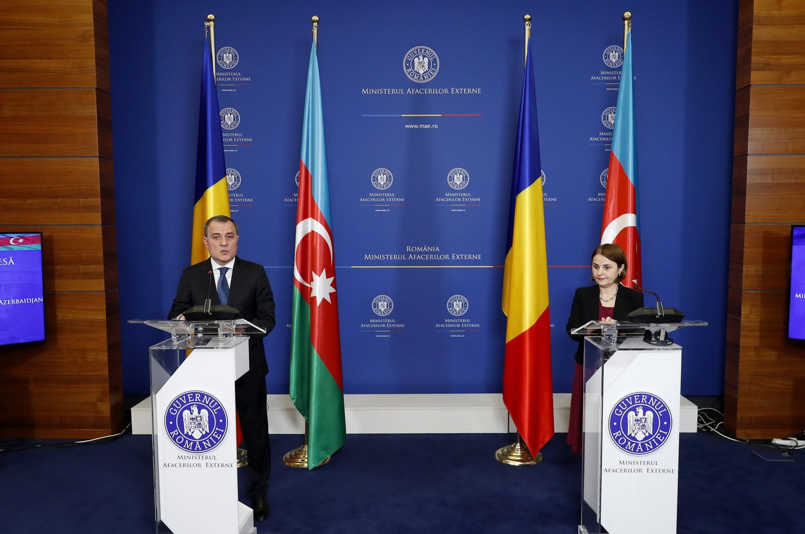 Azerbaijani Foreign Minister Jeyhun Bayramov (L) and Romanian Foreign Minister Luminita Odobescu deliver a joint media statement following their meeting at the Romanian Foreign Ministry headquarters in Bucharest, Romania, Nov. 7, 2023. (EPA Photo)