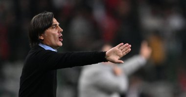 Turkish national team coach Vincenzo Montella gives instructions during the 2024 Euro qualifiers match against Latvia, Konya, Türkiye, Oct. 15, 2023. (AA Photo)