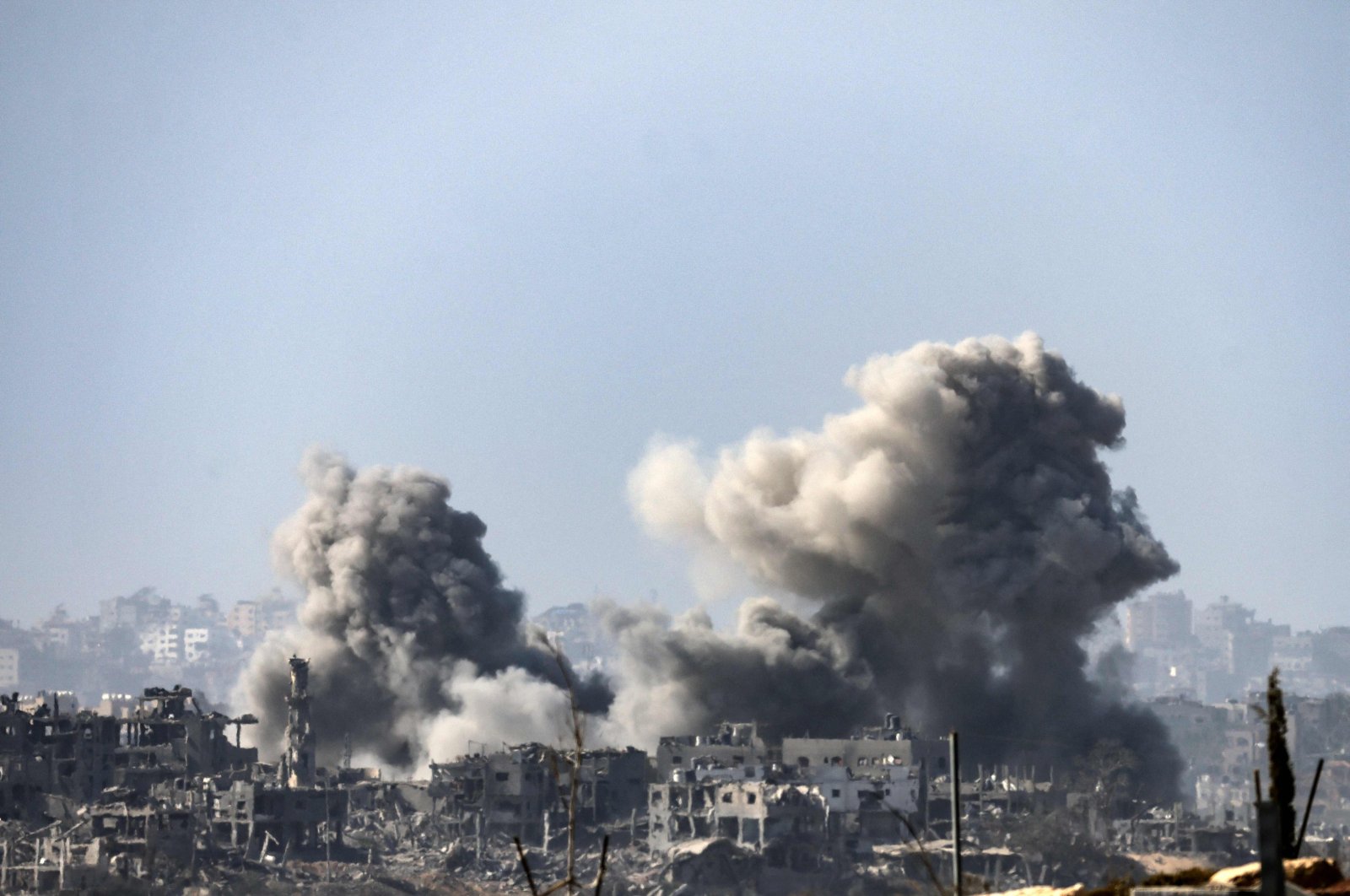 A smoke plume rises during Israeli bombardment in the Gaza Strip, Palestine, Nov. 9, 2023. (AFP Photo)