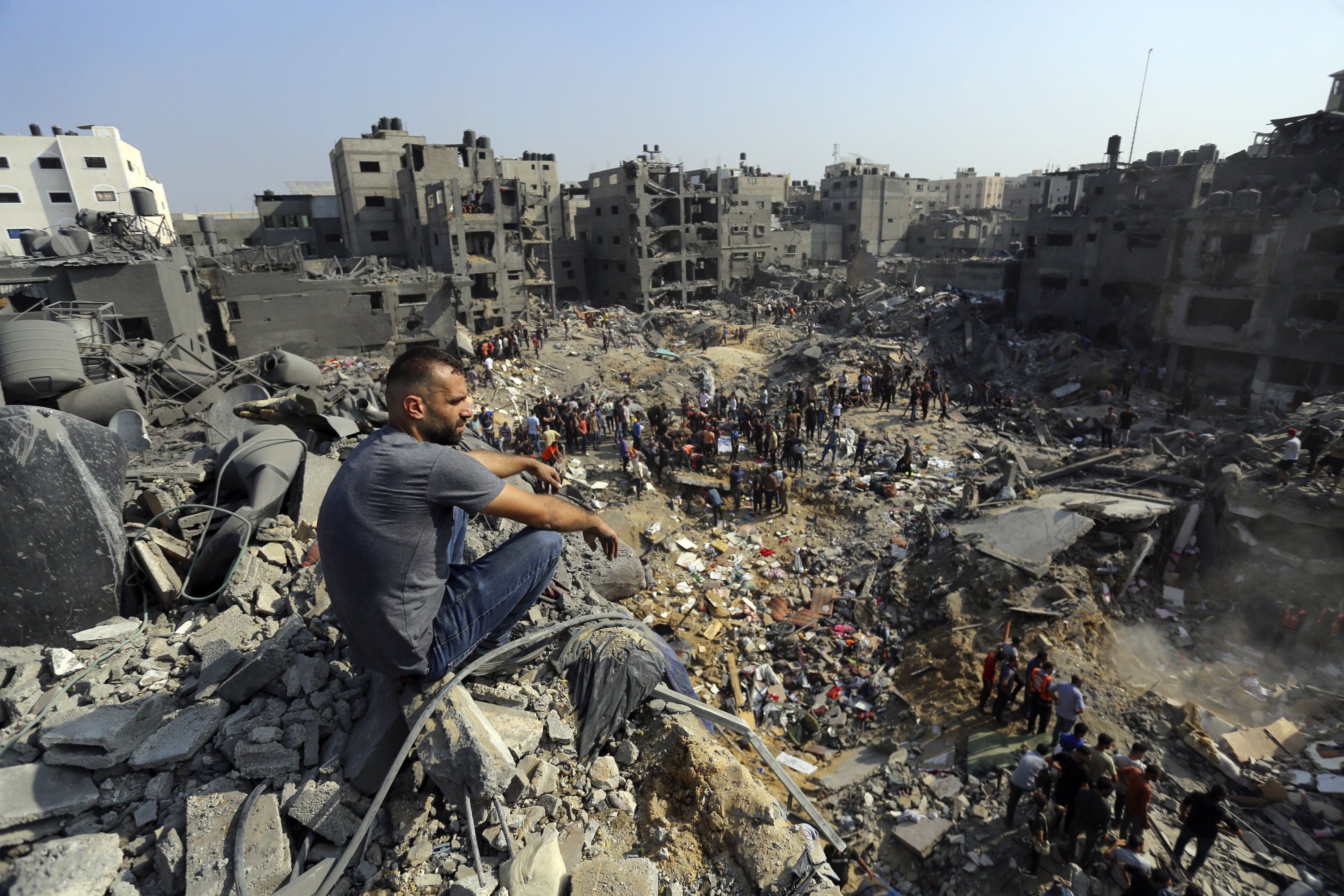 Israeli Airstrikes Kill At Least 31 In Gaza's Jabalia Refugee Camp ...