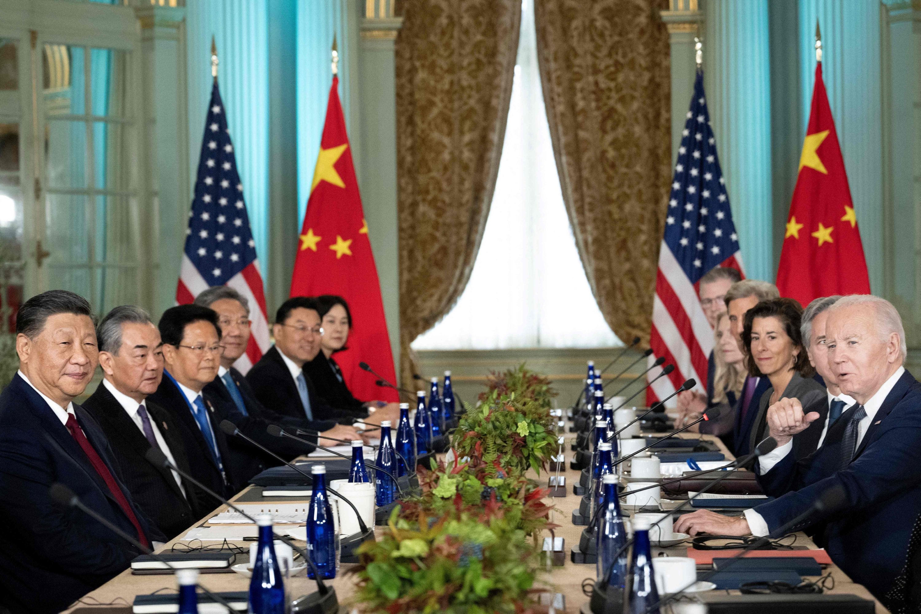 US, China Presidents Vow To De-escalate Tensions At Crucial Summit ...