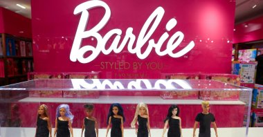 Barbie dolls, a brand owned by Mattel, are seen at the FAO Schwarz toy store in Manhattan, New York City, U.S., Nov. 24, 2021. (Reuters Photo)