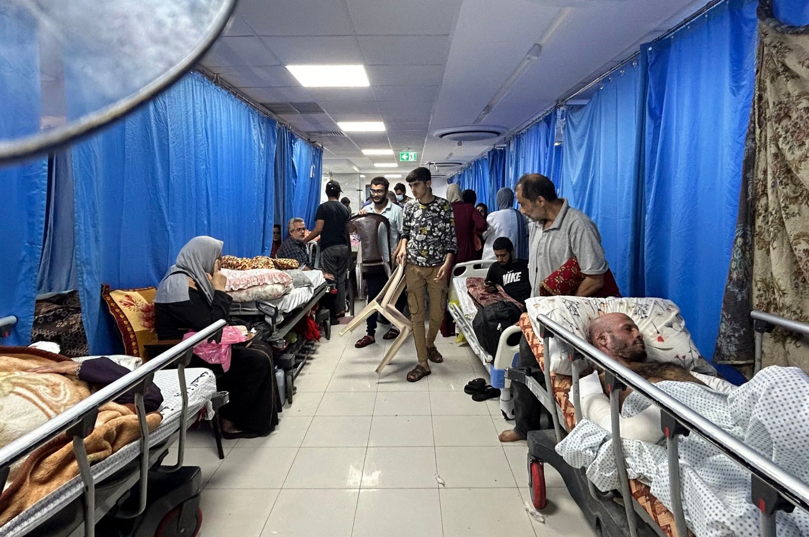 Patients and internally displaced people are pictured at Al-Shifa hospital in Gaza City, Palestine, Nov. 10, 2023. (AFP Photo)