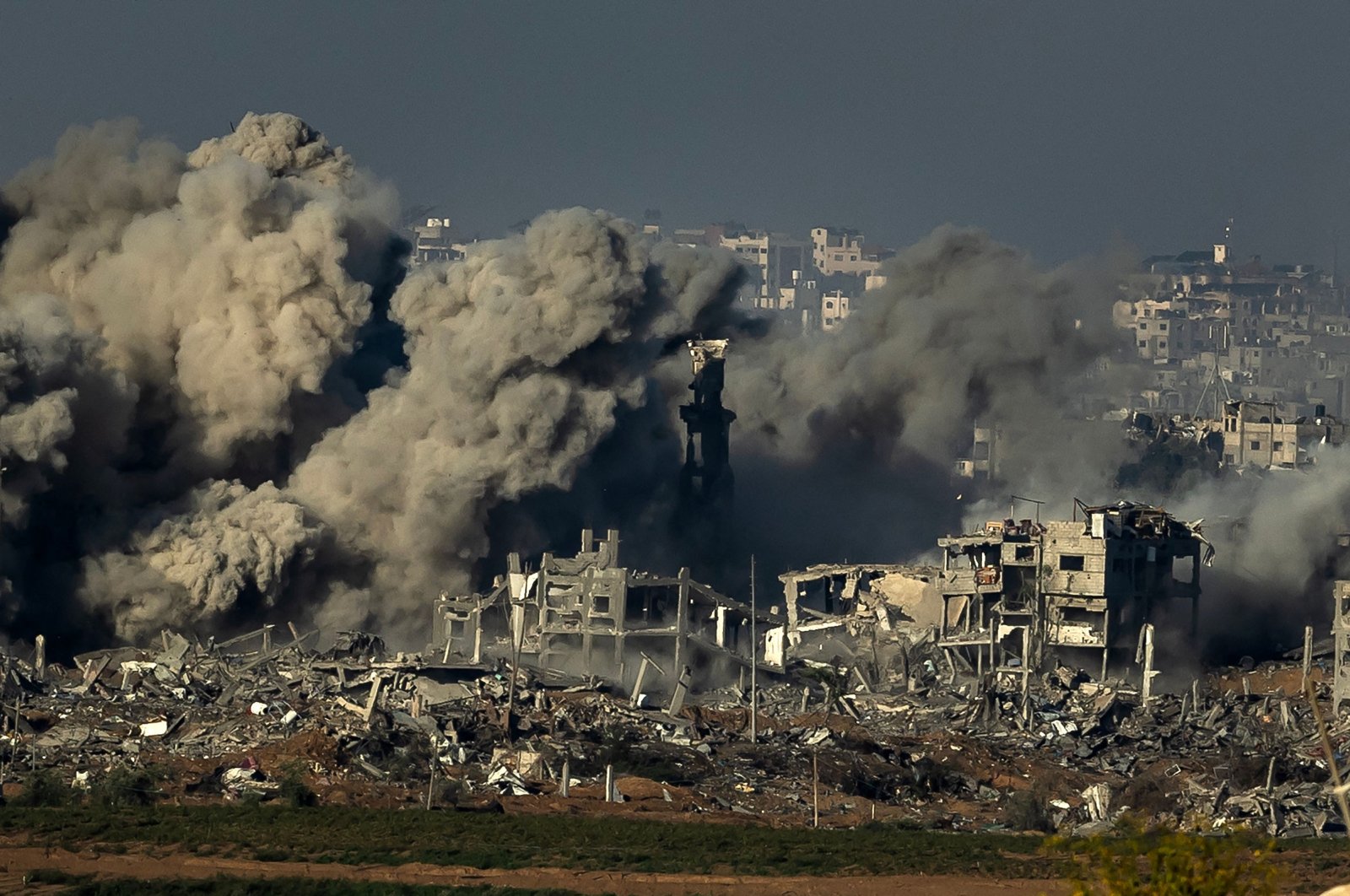 Smoke rises during an Israeli military bombardment of the northern Gaza Strip, Palestine, Nov. 15, 2023. (AFP Photo)