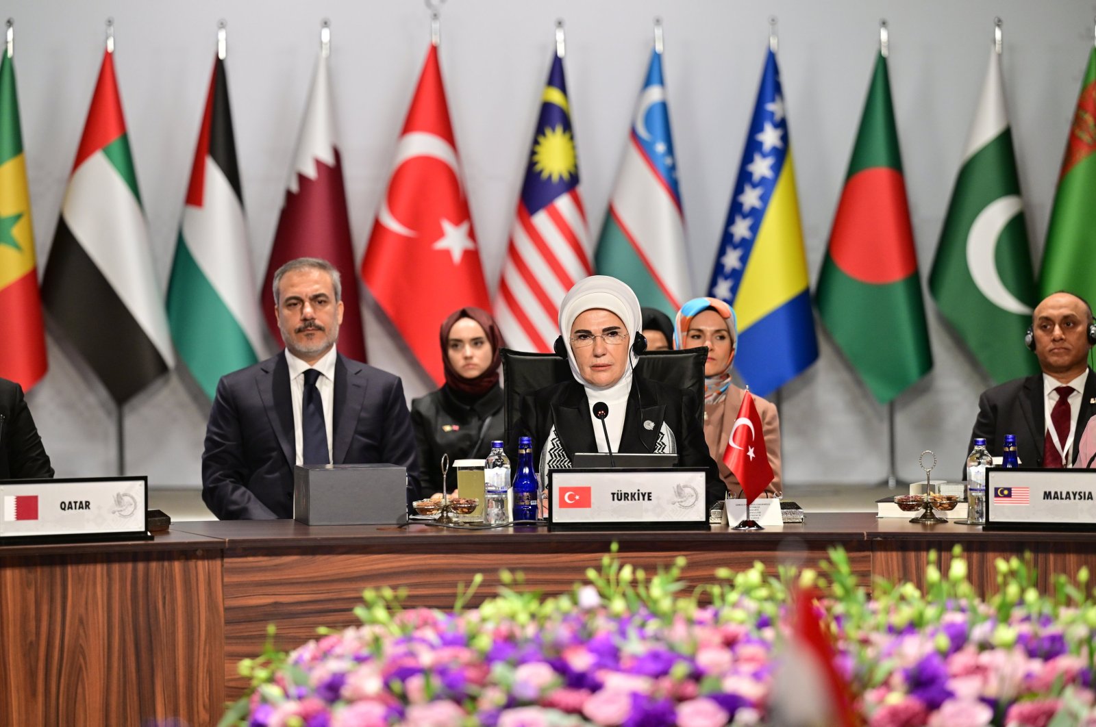 First lady Emine Erdoğan makes a speech at the “One Heart for Palestine” summit at the presidential office in Istanbul’s Dolmabahçe, Türkiye, Nov. 15, 2023. (AA Photo)