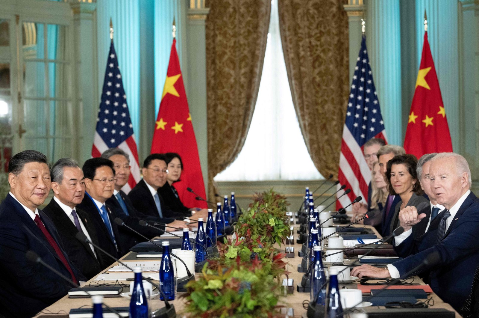 U.S. President Joe Biden (R) meets with Chinese President Xi Jinping (L) during the Asia-Pacific Economic Cooperation (APEC) Leaders&#039; Week in Woodside, California, U.S., Nov. 15, 2023. (AFP Photo)