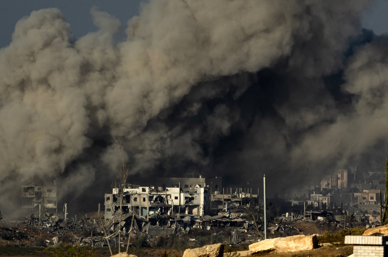 Smoke rises during an Israeli military bombardment of the northern Gaza Strip, Palestine, Nov. 15, 2023. (AFP Photo)