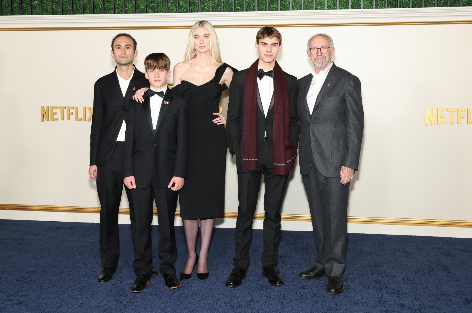 (L-R) Khalid Abdalla, Fflyn Edwards, Elizabeth Debicki, Rufus Kampa and Jonathan Pryce attend the premiere of Netflix&#039;s &quot;The Crown&quot; Season 6 Part 1 at Regency Village Theatre, Los Angeles, California, U.S., Nov. 12, 2023. (AFP Photo)