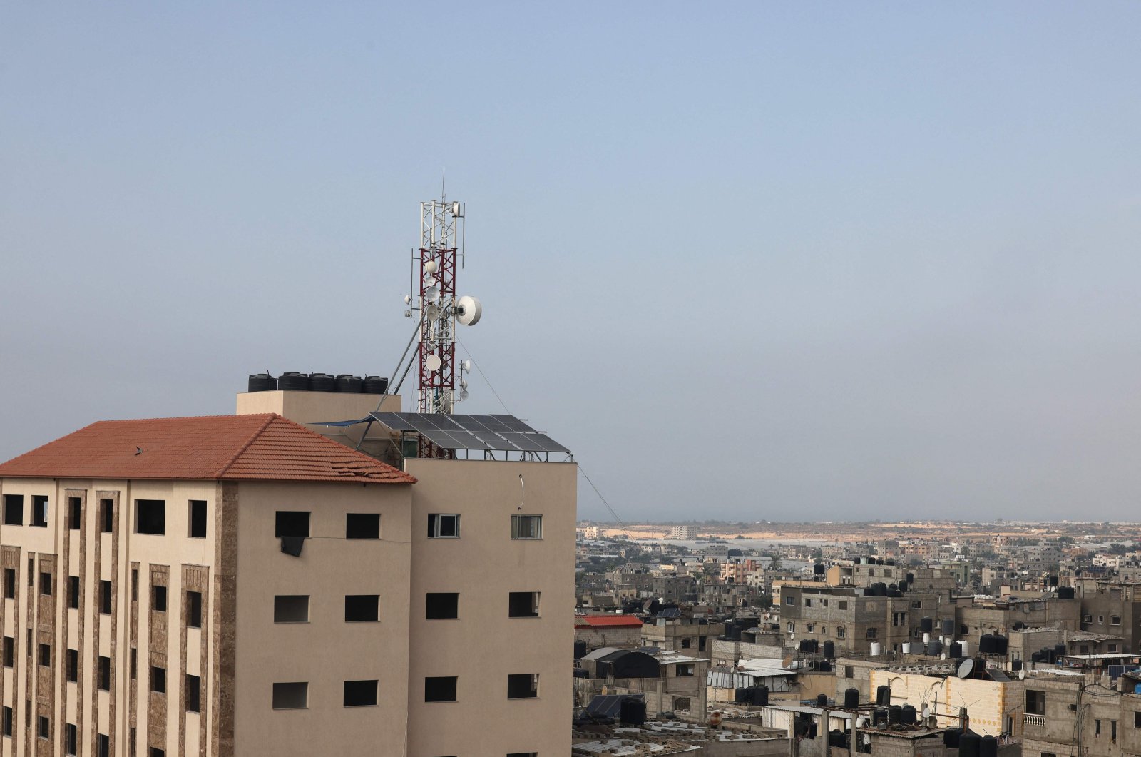 An antenna of a communications tower that relays phone and internet signals is pictured in Rafah, in the southern Gaza Strip, Palestine, Oct. 28, 2023. (AFP File Photo)