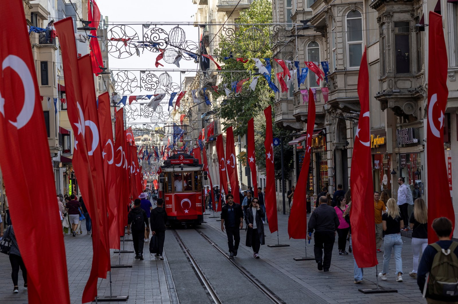 Türkiye’de işsizlik oranı üçüncü çeyrekte düşmeye devam ediyor