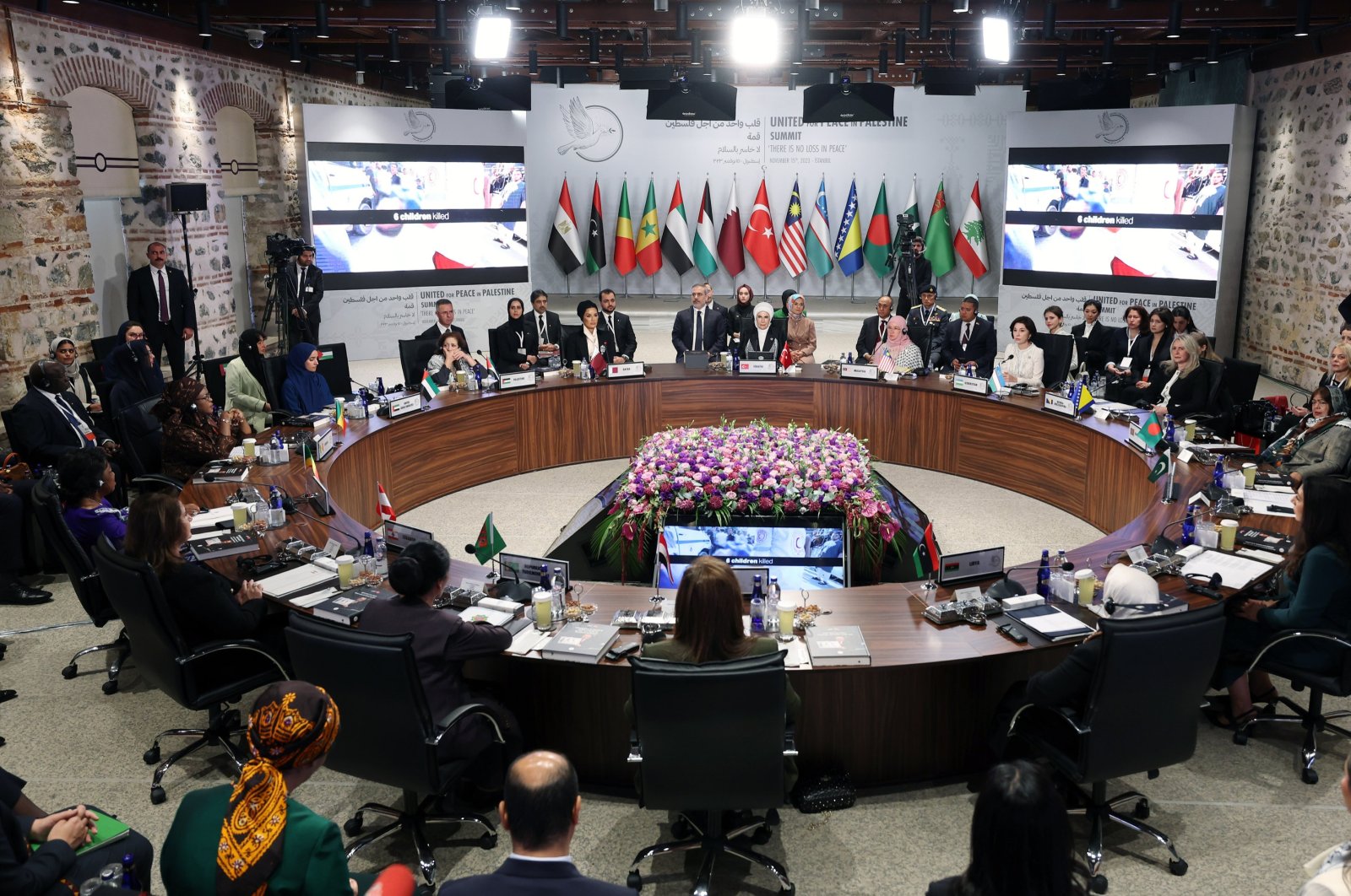 First lady Emine Erdoğan makes a speech at the “One Heart for Palestine” summit at the presidential office in Istanbul’s Dolmabahçe, Türkiye, Nov. 15, 2023. (AA Photo)