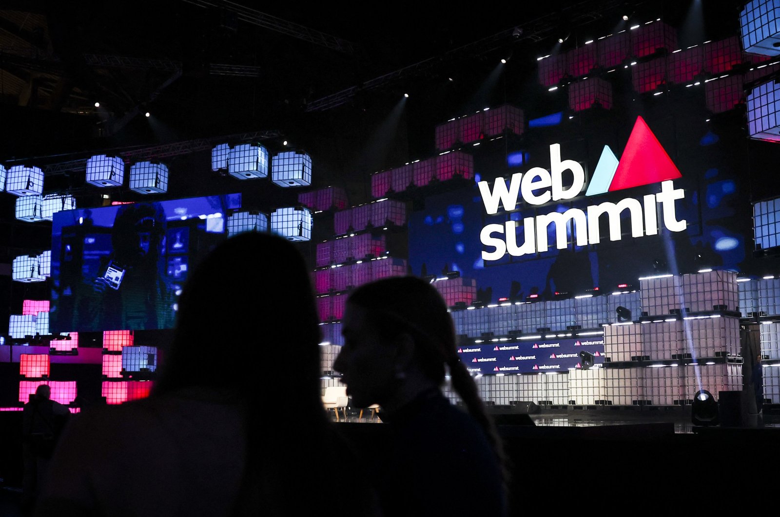 Web Summit attendees arrive at the main stage in Lisbon, Portugal, Nov. 14, 2023. (AFP Photo)