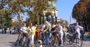 Tourist guide Semra Özbek Akgöl has guided nearly 10,000 Dutch tourists on bicycle tours through the city’s historic sites, Istanbul, Türkiye. (Photo courtesy of Şerif Yılmaz)
