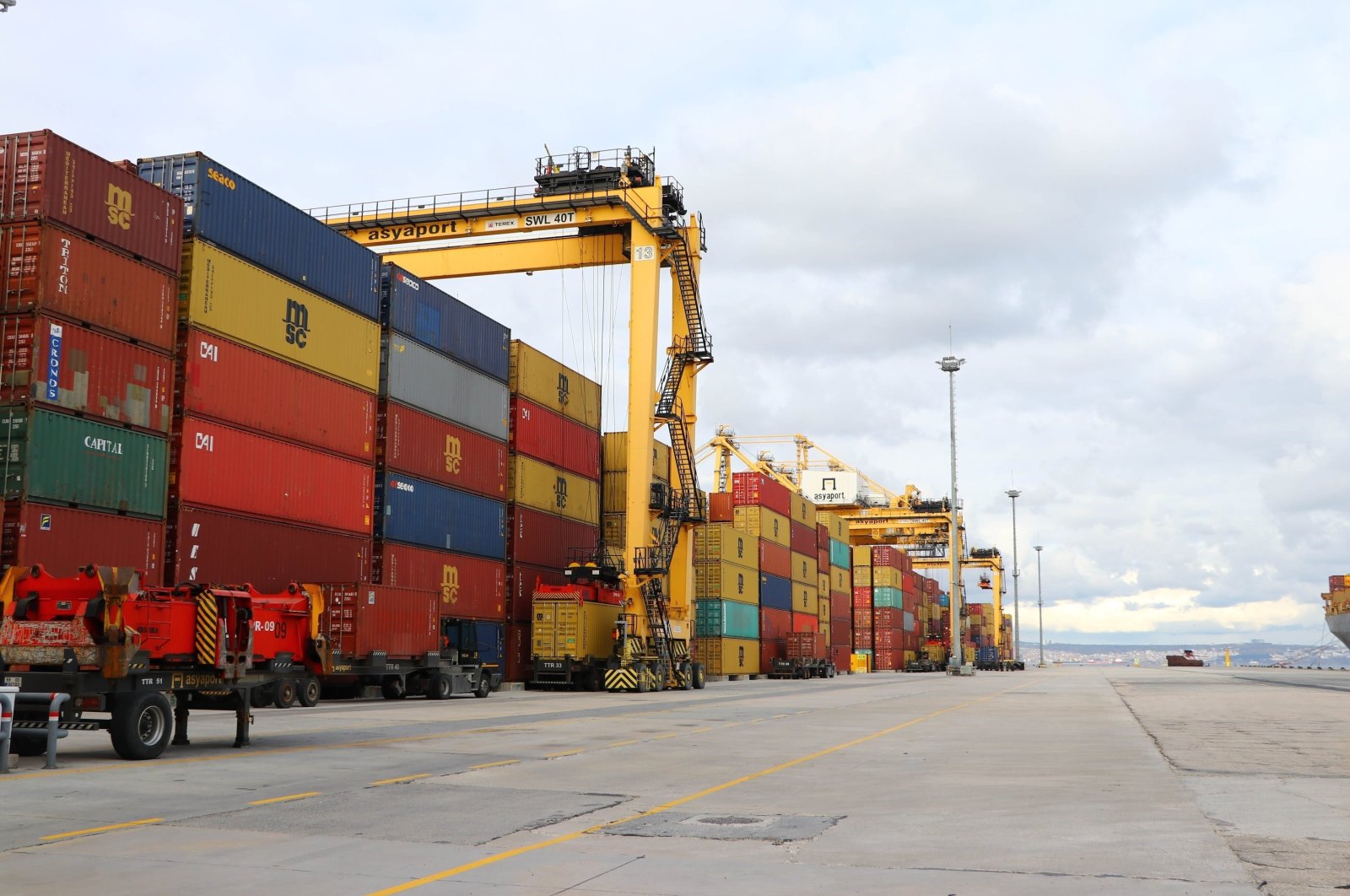 Containers are seen at a port in the northwestern province of Tekirdağ, Türkiye, Dec. 23, 2020. (AA Photo)