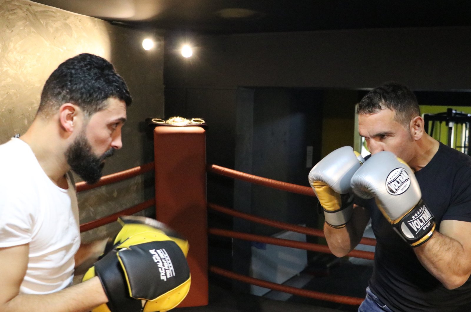 Turkish boxer Fırat Arslan (R) trains for his return match, Erzurum, Türkiye, Nov. 16, 2023. (AA Photo)