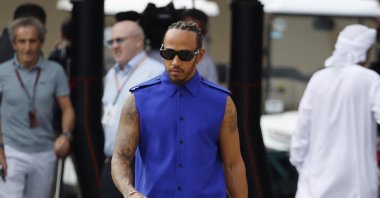 Mercedes' Lewis Hamilton arrives ahead of Abu Dhabi Grand Prix practice at the Yas Marina Circuit, Abu Dhabi, UAE, Nov. 24, 2023. (Reuters Photo) 
