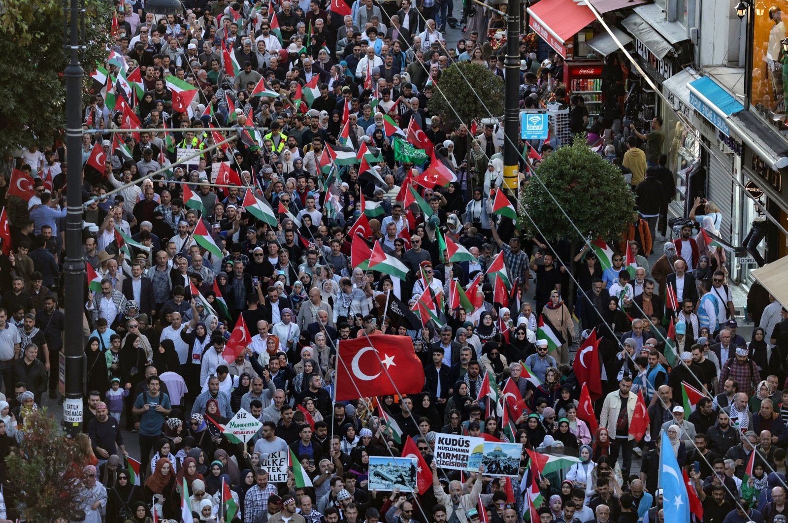 Pro-Palestine protesters shout slogans as they take part in a march and demonstration in Istanbul, Türkiye, Oct. 14, 2023. (EPA Photo)