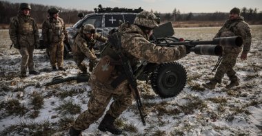 Ukrainian servicemen demonstrate an anti-aircraft gun near Kyiv, Ukraine, Nov. 30, 2023. (EPA Photo)