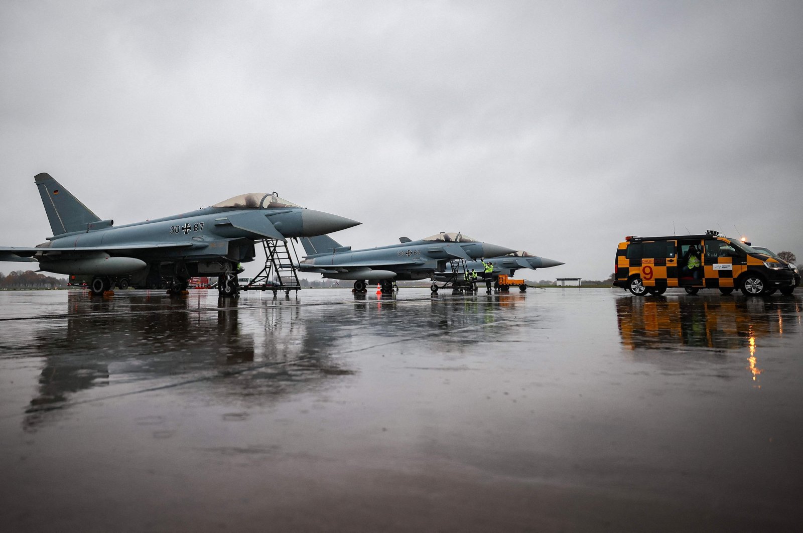 Three Eurofighter jets of the TacticalAir Force Wing 71 &quot;Richthofen&quot; of the German Armed Forces Bundeswehr approach during the Hannover Shield&quot; exercise 2023 at the airport in Hannover, northern Germany, on Nov. 27, 2023. (AFP Photo)