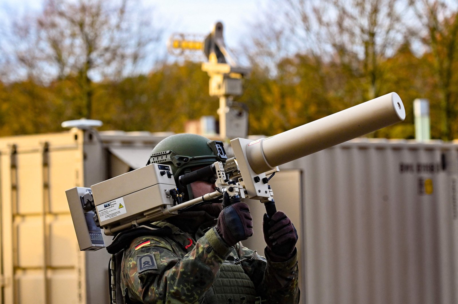 A German soldier demonstrates the unmanned aircraft systems (UAS) defense system, Jammer HP 47, at the German Defense Ministry in Bonn, western Germany, Nov. 16, 2023, during a visit by German President Frank-Walter Steinmeier and Finnish President Sauli Niinisto. (AFP Photo)