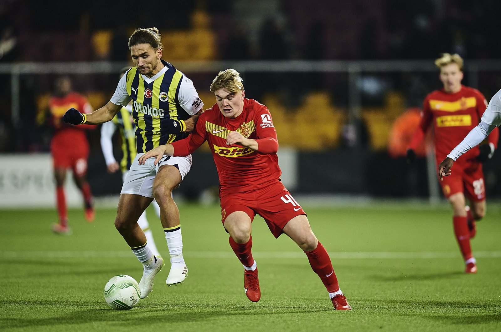 Fenerbahçe&#039;s Miguel Crespo (L) and Nordsjalland&#039;s Conrad Harder compete for the ball during the UEFA Europa Conference League match at Right to Dream Park, Farum, Denmark, Nov. 30, 2023. (Getty Images Photo)
