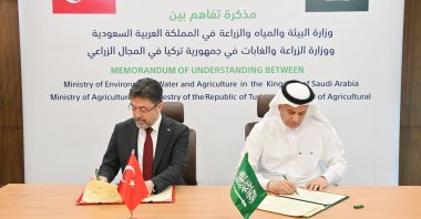 Agriculture and Forestry Minister Ibrahim Yumaklı (L), Saudi Minister of Environment, Water and Agriculture Abdulrahman Al-Fadhli sign a memorandum of understanding on cooperation in the field of agriculture, Riyadh, Saudi Arabia, Dec. 3, 2023. (IHA Photo)