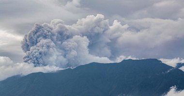 Volcanic ash spews from Mount Marapi during an eruption in West Sumatra, Indonesia, Dec. 3, 2023. (AFP Photo)