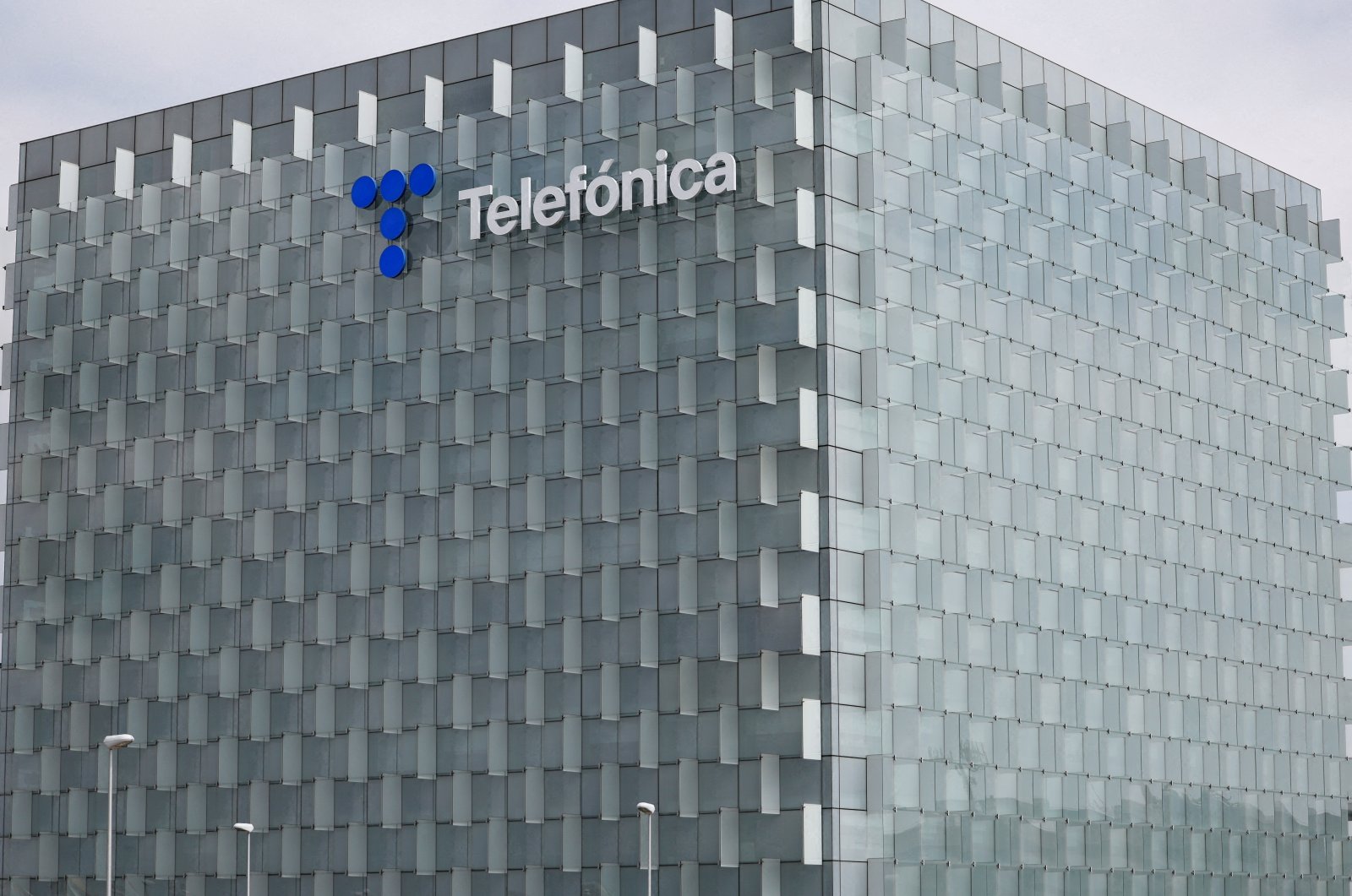 Telefónica busca eliminar 5.100 puestos de trabajo en España hasta 2026, según el sindicato