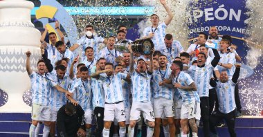 Argentina players celebrate after winning the final of Copa America Brazil 2021 against Brazil at Maracana Stadium, Rio de Janeiro, Brazil, July 10, 2021. (Getty Images Photo)