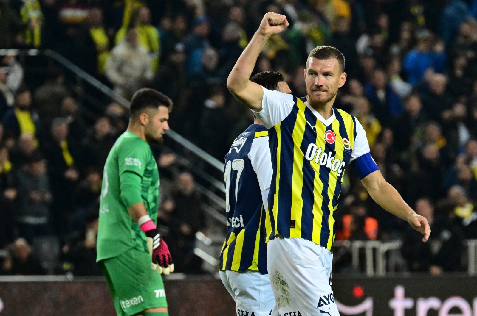 Fenerbahçe&#039;s Edin Dzeko celebrates after scoring against Sivasspor at the Ülker Fenerbahçe Şükrü Saraçoğlu Stadium, Istanbul, Türkiye, Dec. 4, 2023. (AA Photo)